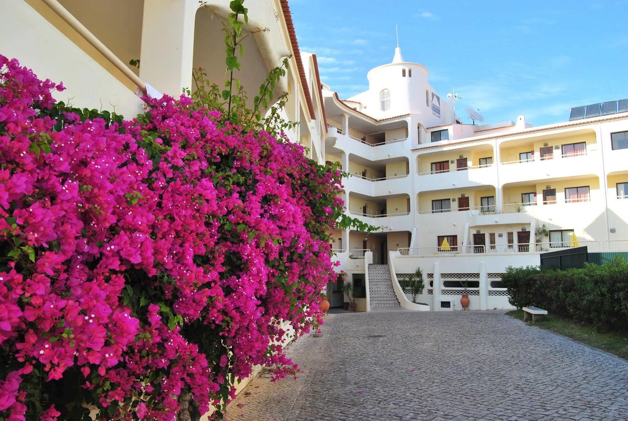 Apartamentos Olhos Do Mar Albufeira Exterior photo